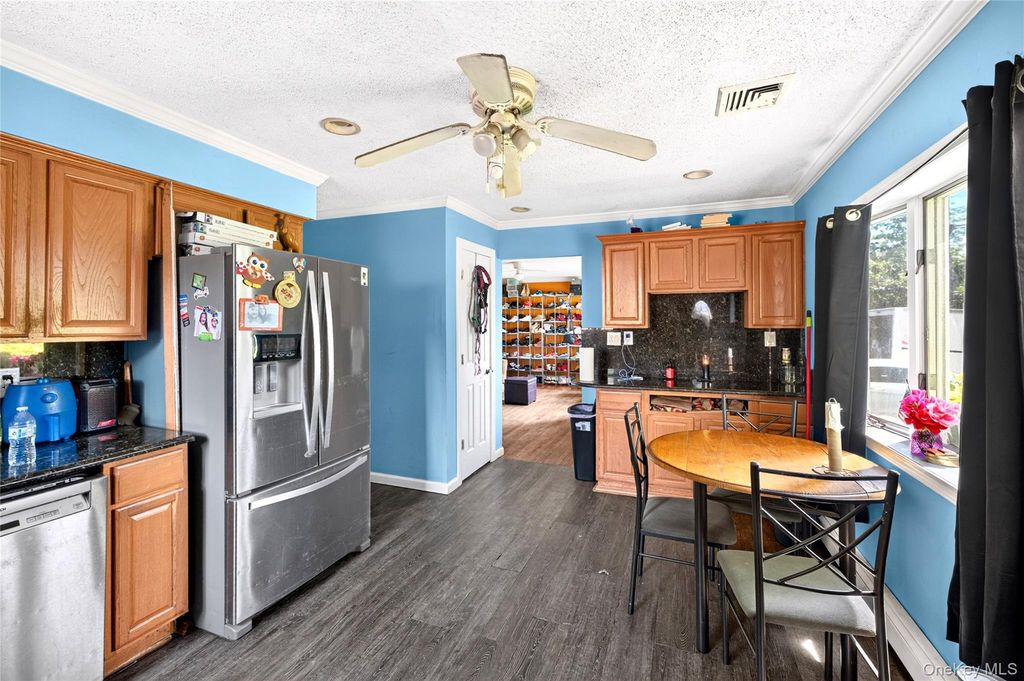 2109 Orinoco Drive, West Islip, NY 11795 — photo 3