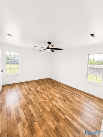 102 Valley Meadows Drive, Hazel Green, AL 35750