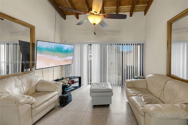 1491 NW 95th Terrace 201, Pembroke Pines, FL 33024