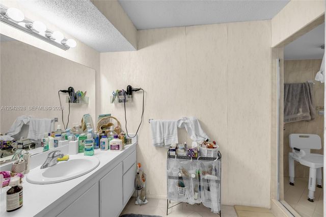 1491 NW 95th Terrace 201, Pembroke Pines, FL 33024