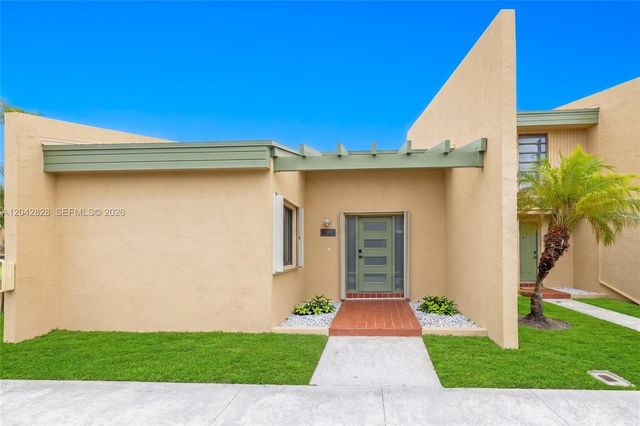 1491 NW 95th Terrace 201, Pembroke Pines, FL 33024