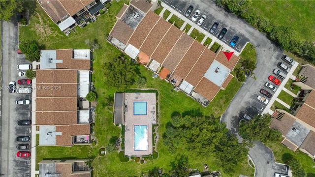 1491 NW 95th Terrace 201, Pembroke Pines, FL 33024