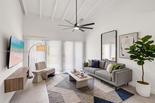 1491 NW 95th Terrace 201, Pembroke Pines, FL 33024