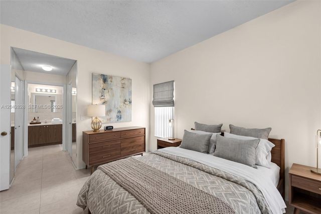 1491 NW 95th Terrace 201, Pembroke Pines, FL 33024