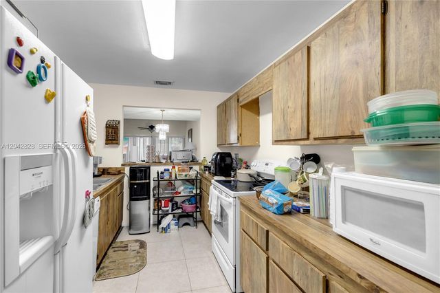 1491 NW 95th Terrace 201, Pembroke Pines, FL 33024