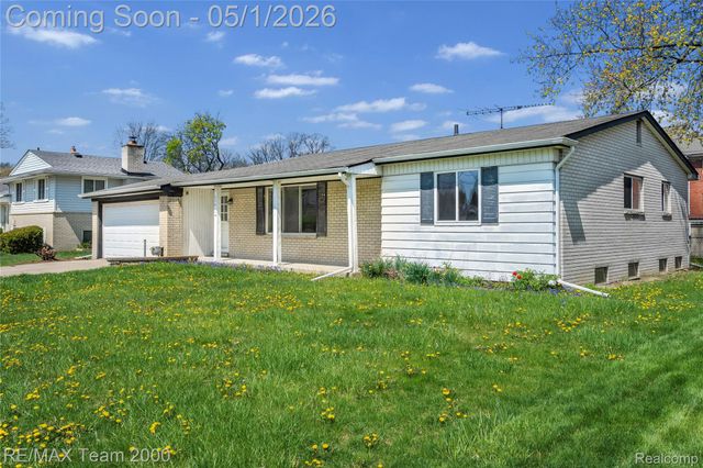 23611 Aviva Street, Clinton Charter Township, MI 48035
