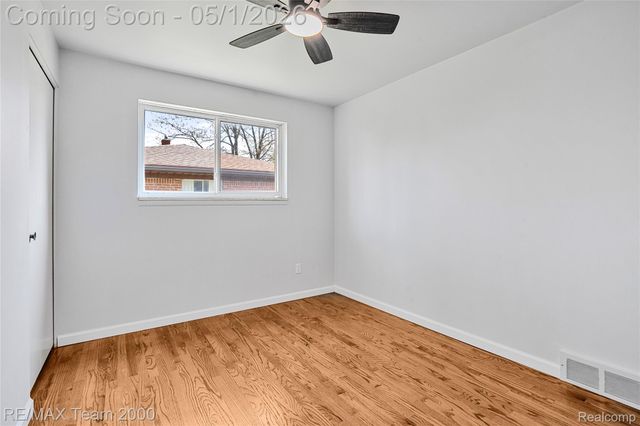 23611 Aviva Street, Clinton Charter Township, MI 48035