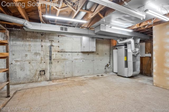 23611 Aviva Street, Clinton Charter Township, MI 48035