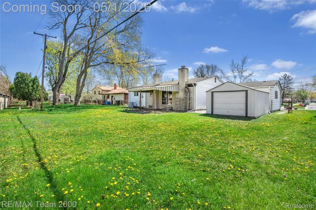23611 Aviva Street, Clinton Charter Township, MI 48035
