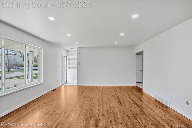 23611 Aviva Street, Clinton Charter Township, MI 48035