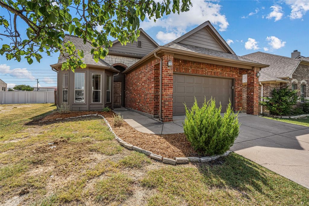 7308 Silver City Drive, Fort Worth, TX 76179