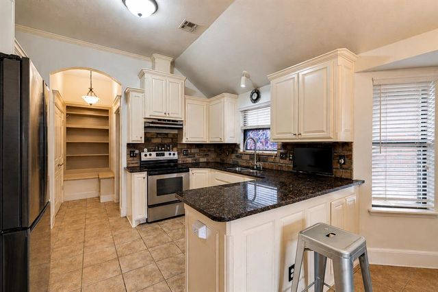 16320 Old Elm Lane, Edmond, OK 73013