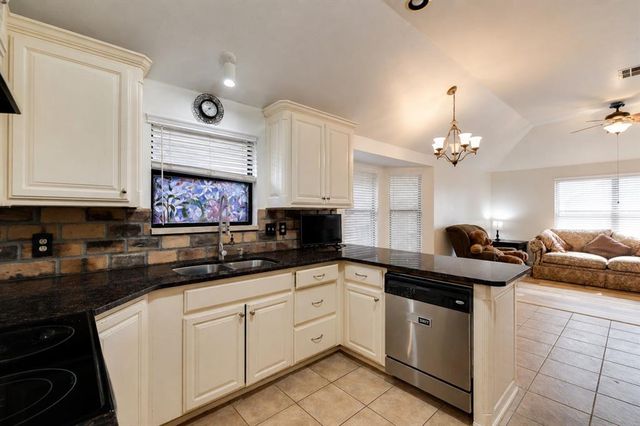 16320 Old Elm Lane, Edmond, OK 73013