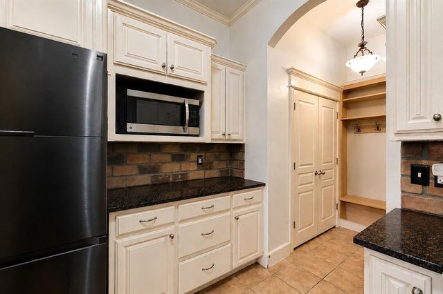 16320 Old Elm Lane, Edmond, OK 73013