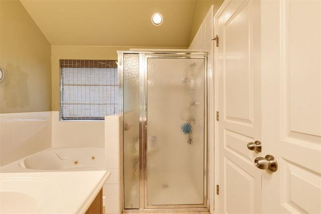 16320 Old Elm Lane, Edmond, OK 73013