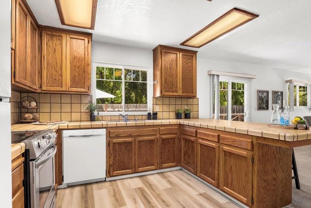 999 Live Oak Avenue, Santa Cruz, CA 95062