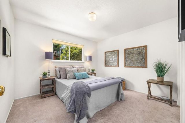 999 Live Oak Avenue, Santa Cruz, CA 95062