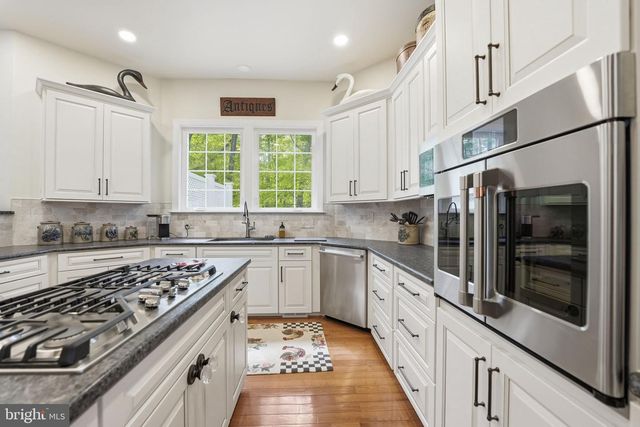 7805 ROSE GARDEN LN, Springfield, VA 22153