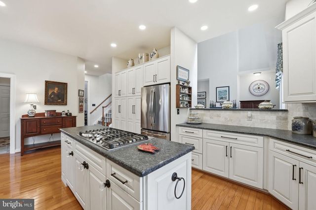 7805 ROSE GARDEN LN, Springfield, VA 22153