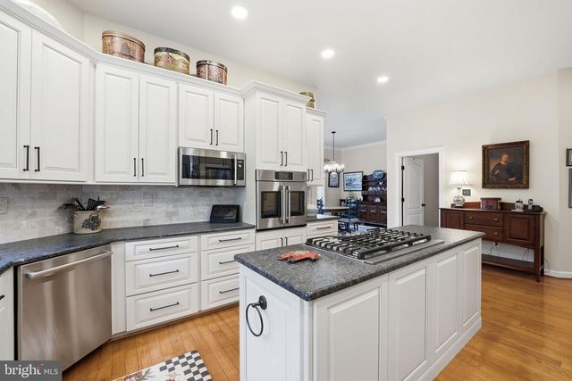 7805 ROSE GARDEN LN, Springfield, VA 22153