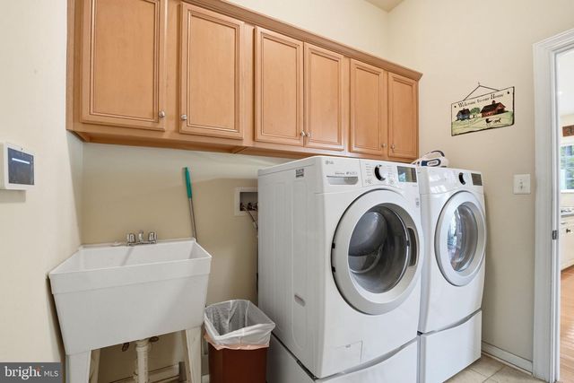 7805 ROSE GARDEN LN, Springfield, VA 22153