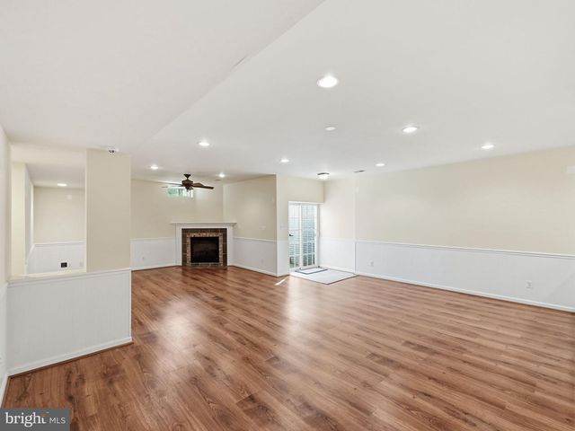 7805 ROSE GARDEN LN, Springfield, VA 22153