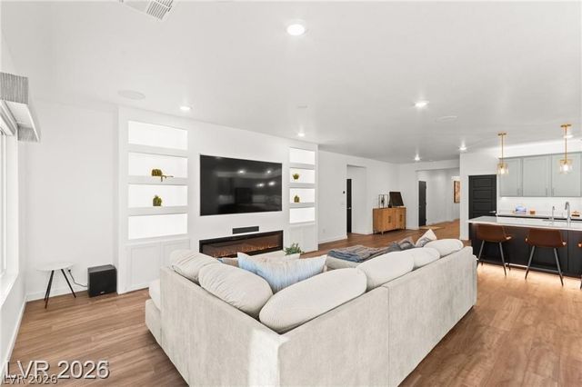 3525 Raina Ridge Court, Las Vegas, NV 89121