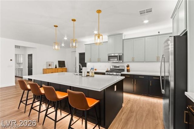 3525 Raina Ridge Court, Las Vegas, NV 89121