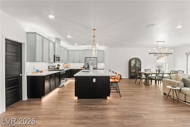 3525 Raina Ridge Court, Las Vegas, NV 89121
