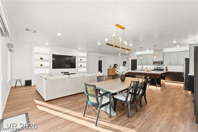 3525 Raina Ridge Court, Las Vegas, NV 89121