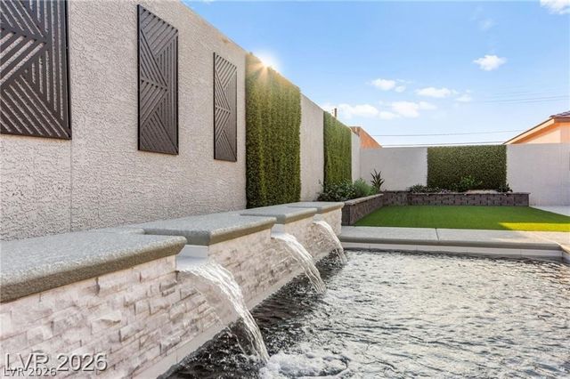 3525 Raina Ridge Court, Las Vegas, NV 89121