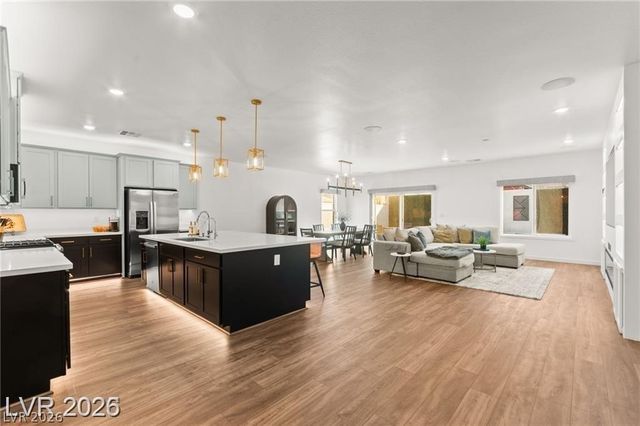 3525 Raina Ridge Court, Las Vegas, NV 89121