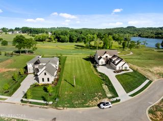 5275 Old Club Rd, Loudon, TN 37774