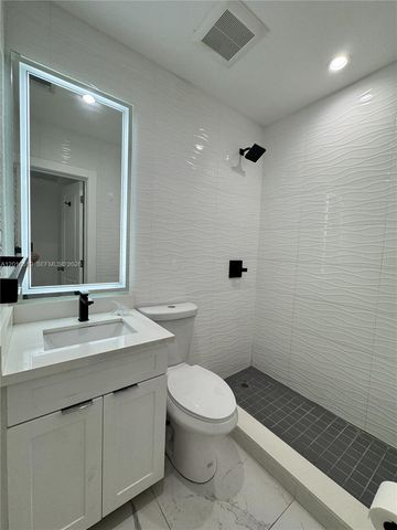 2142 NW 1st ST 2142, Miami, FL 33125