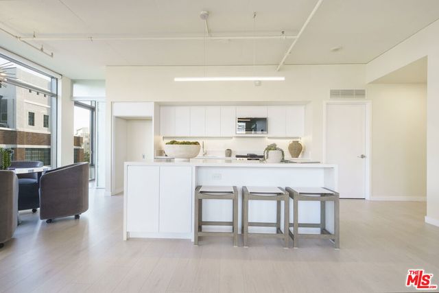 1100 S Hope Street 716, Los Angeles, CA 90015