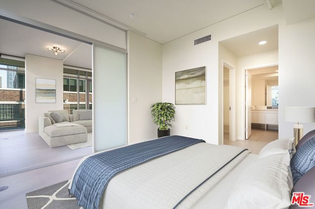 1100 S Hope Street 716, Los Angeles, CA 90015