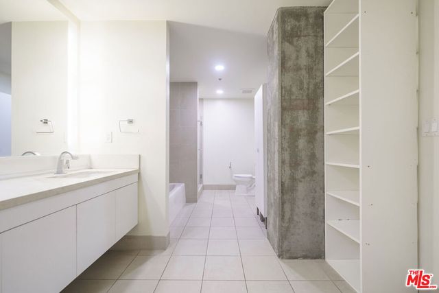 1100 S Hope Street 716, Los Angeles, CA 90015