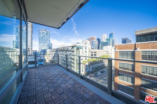 1100 S Hope Street 716, Los Angeles, CA 90015