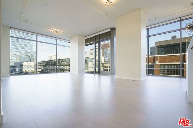 1100 S Hope Street 716, Los Angeles, CA 90015