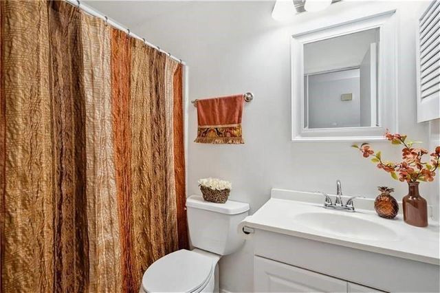 6050 Grelot Road 202, Mobile, AL 36609