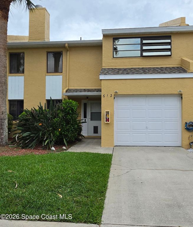 612 Cedar Side Circle NE, Palm Bay, FL 32905