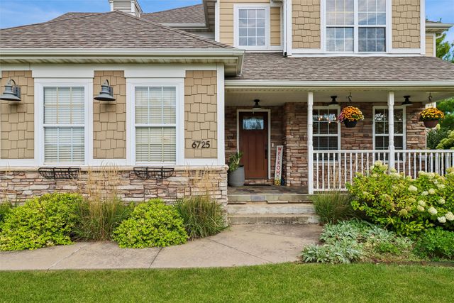 6725 NW 99th Street, Johnston, IA 50131