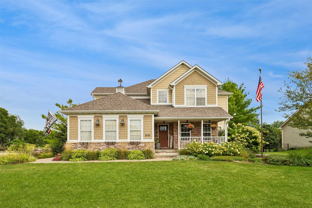 6725 NW 99th Street, Johnston, IA 50131