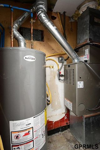 325 Scott Street, Council Bluffs, IA 51503