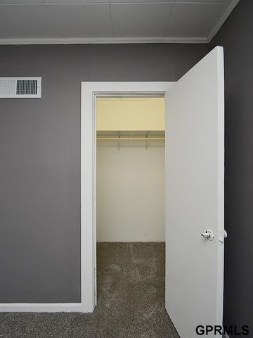 325 Scott Street, Council Bluffs, IA 51503