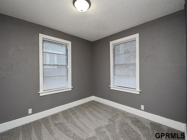 325 Scott Street, Council Bluffs, IA 51503