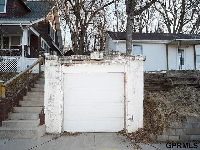 325 Scott Street, Council Bluffs, IA 51503