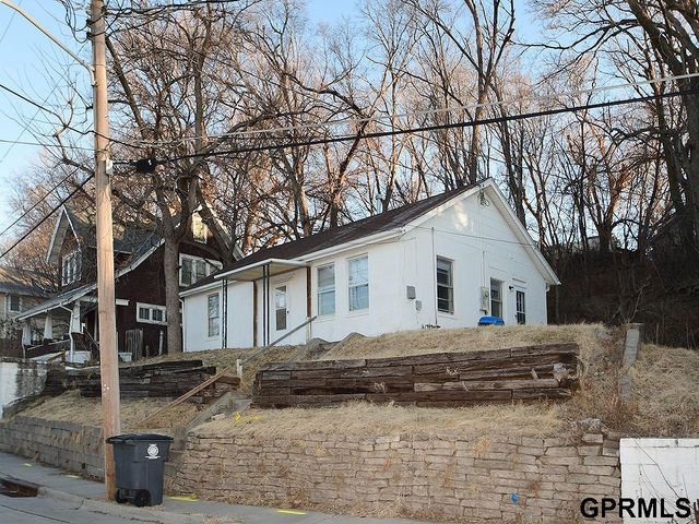 325 Scott Street, Council Bluffs, IA 51503