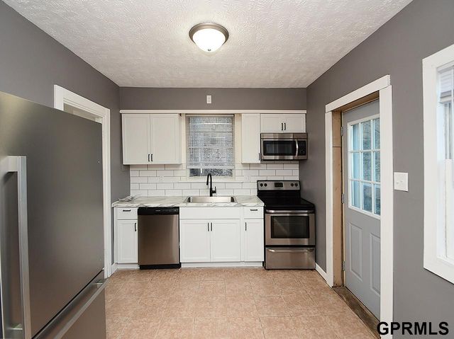 325 Scott Street, Council Bluffs, IA 51503