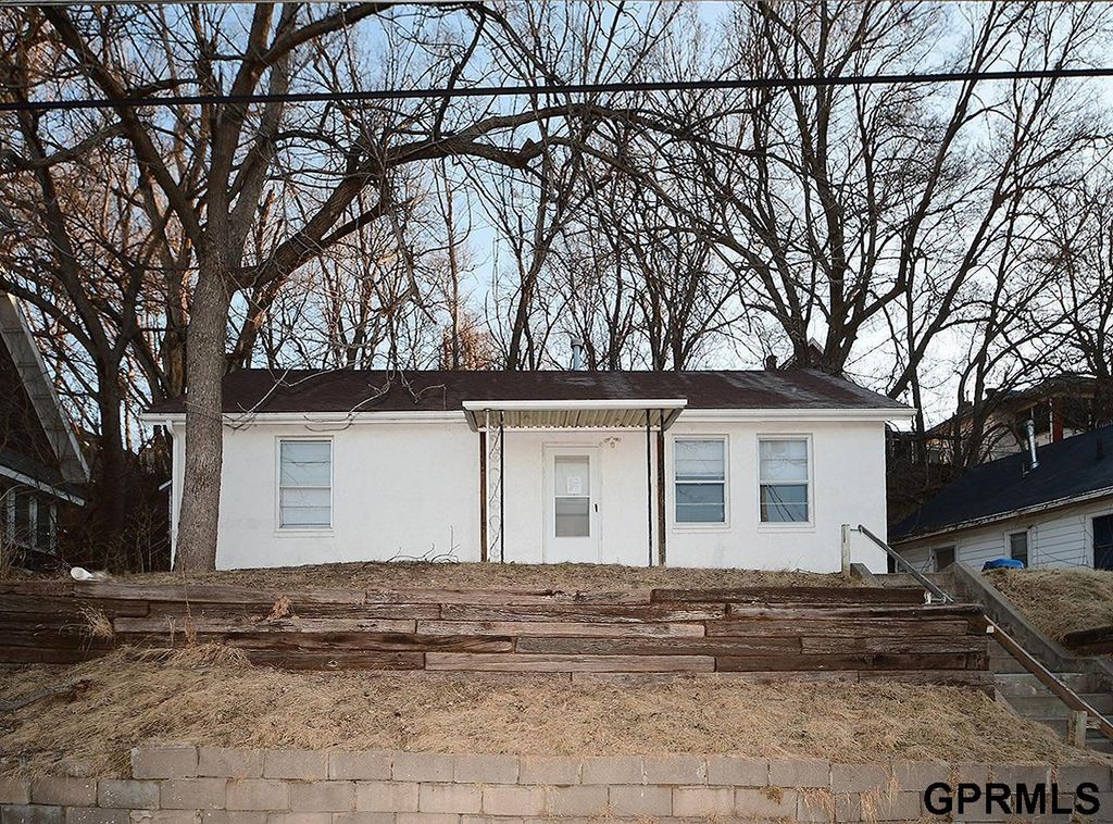 325 Scott Street, Council Bluffs, IA 51503